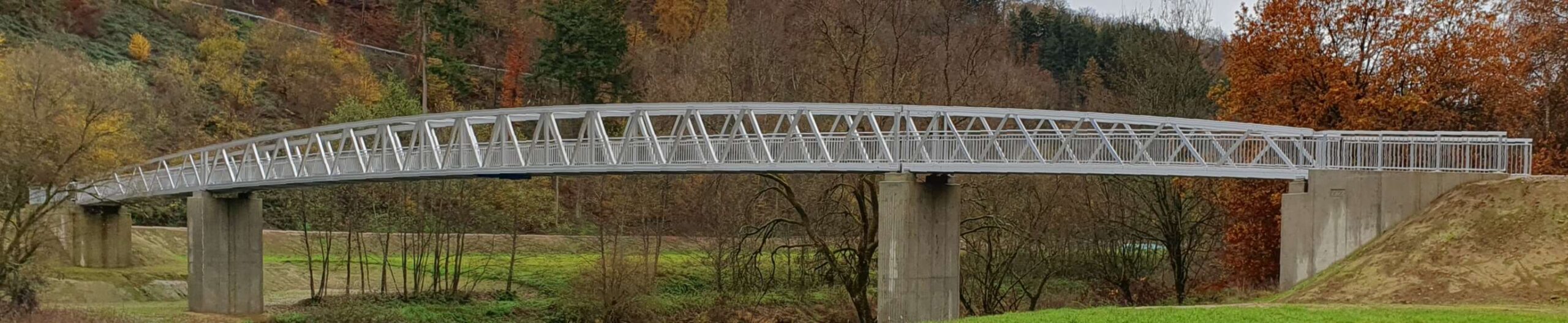 Aluminiumbrücke Bad Ems ganz schmal als Footer dargestellt